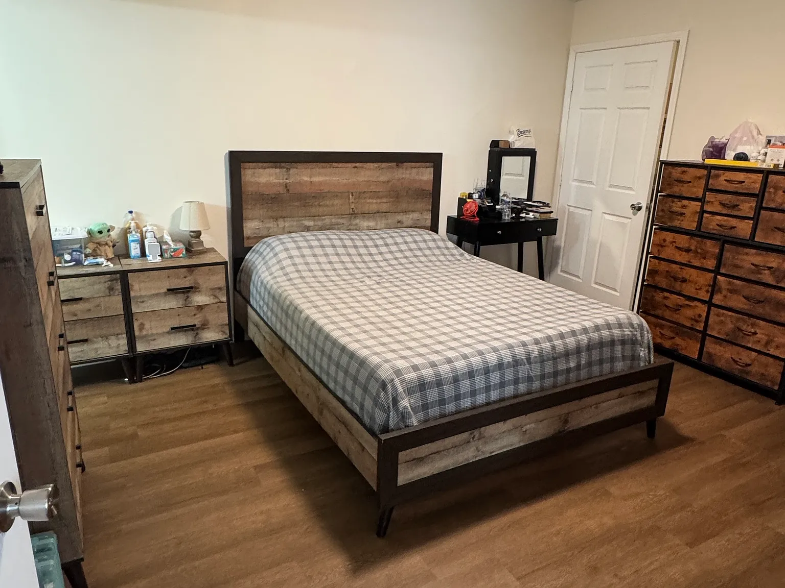 2 bed, 1300 sqft, $1,800 — Photo 3
