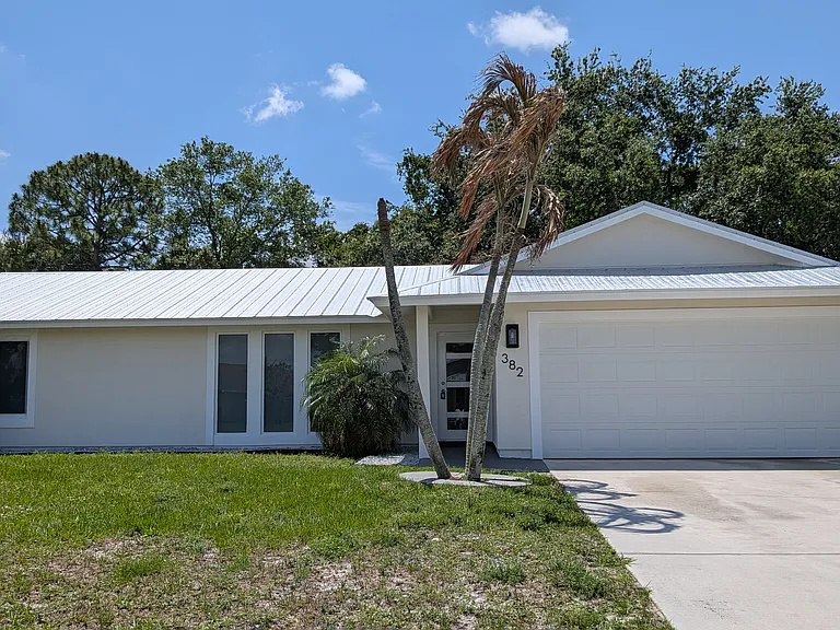 382 SW Voltair Ter — Photo 13