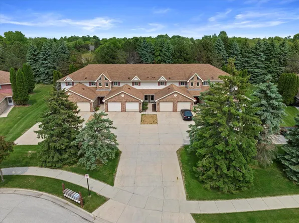 1507 Clarence COURT #5, West Bend, WI 53095