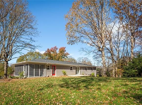 3rd image of 108 Kimberly Dr