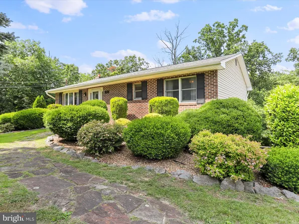 161 Iden Ln, Martinsburg, WV 25404