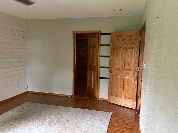 4th image of 18499 Vail Ave