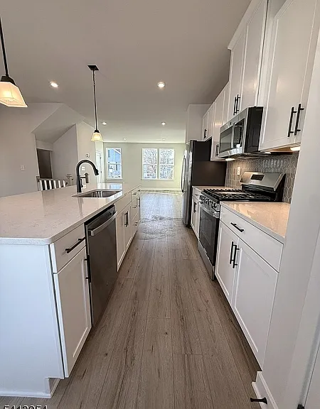 106 E Stiger St — Photo 12