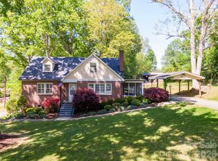 216 31st Ave NW, Hickory, NC 28601