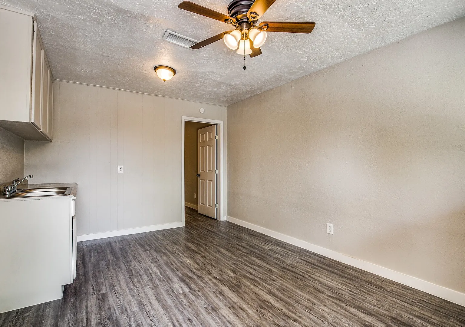 4820 Oak Ave — Photo 2