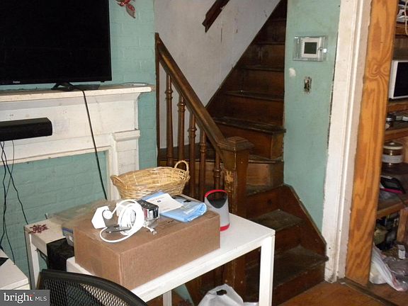 3rd image of 108 S Carey St