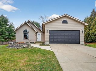 17166 Moonlite Dr, South Bend, IN 46614