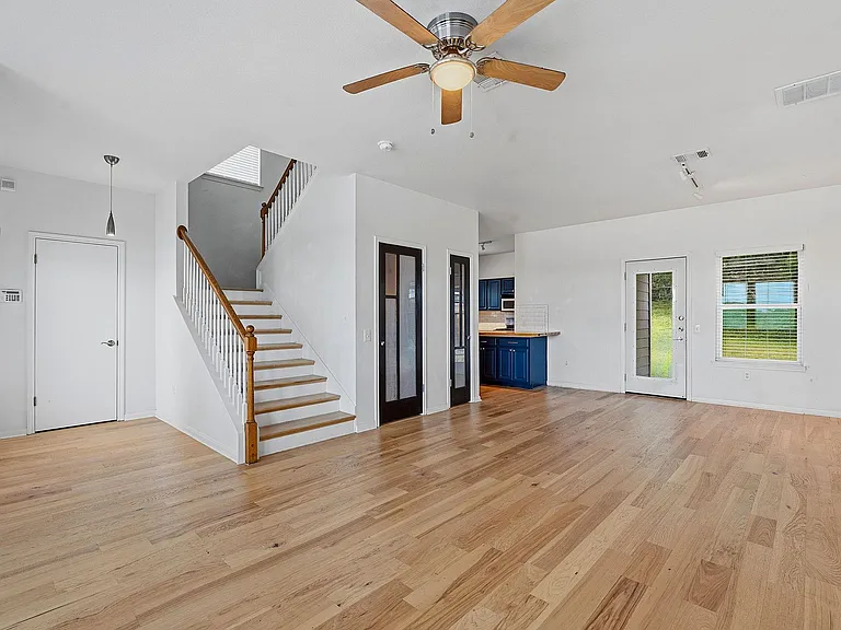 2720 Oak Springs Dr — Photo 4
