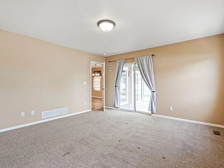 1068 Canal Dr — Photo 13