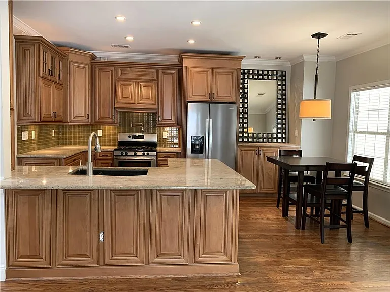 2020 Chelton Way SE — Photo 8