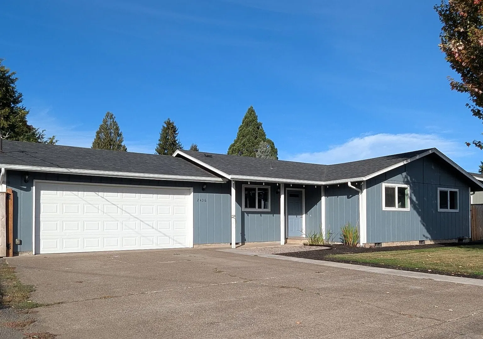 Nice 3bd/1bth Home ~ Lots of Charm — Photo 2