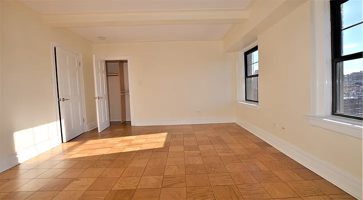 Rented by Manhattan Realty Group | media 13