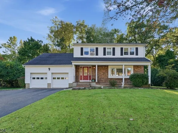 14 Whitaker Pl, West Caldwell Twp., NJ 07006