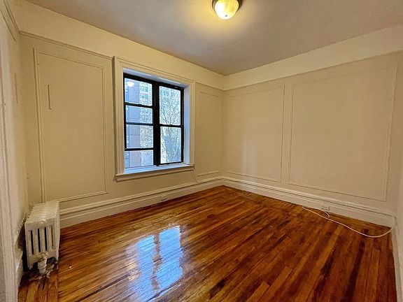 4th image of 204 W 94th St APT 5D