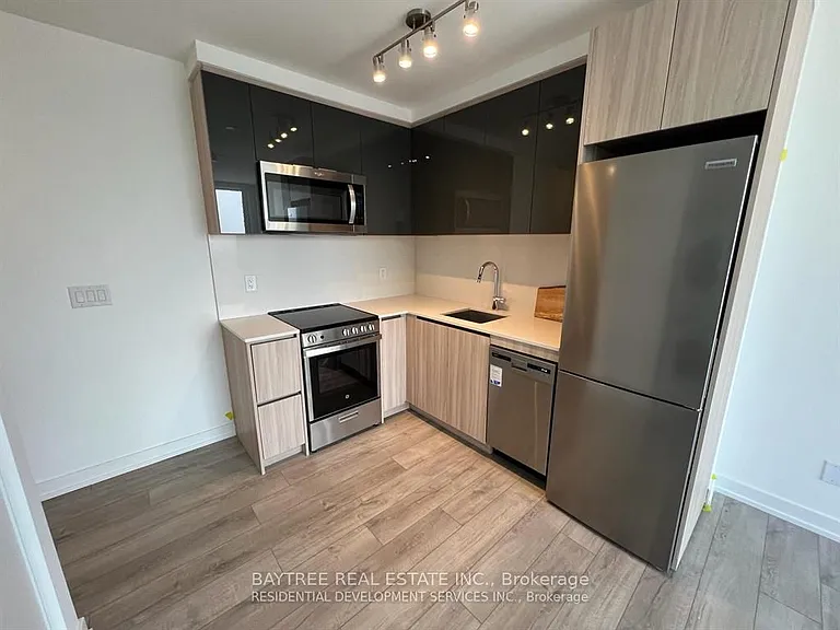 3100 Keele St #1102 — Photo 1