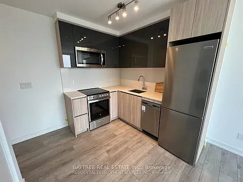 3100 Keele St Photo 1