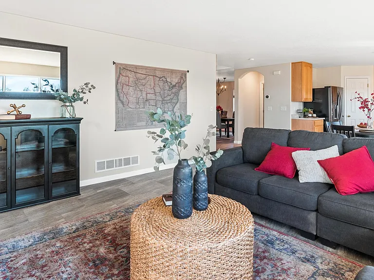 1657 Falcon Ridge Dr — Photo 15
