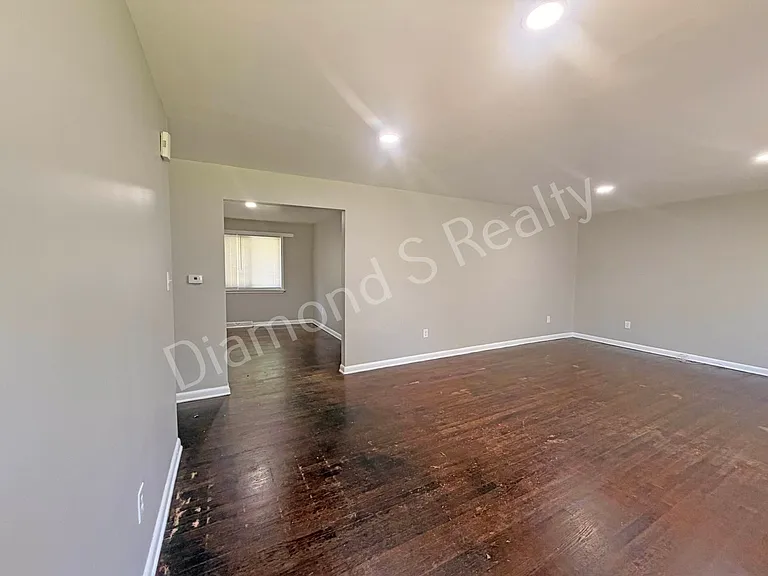 3209 E Gasconade St — Photo 5