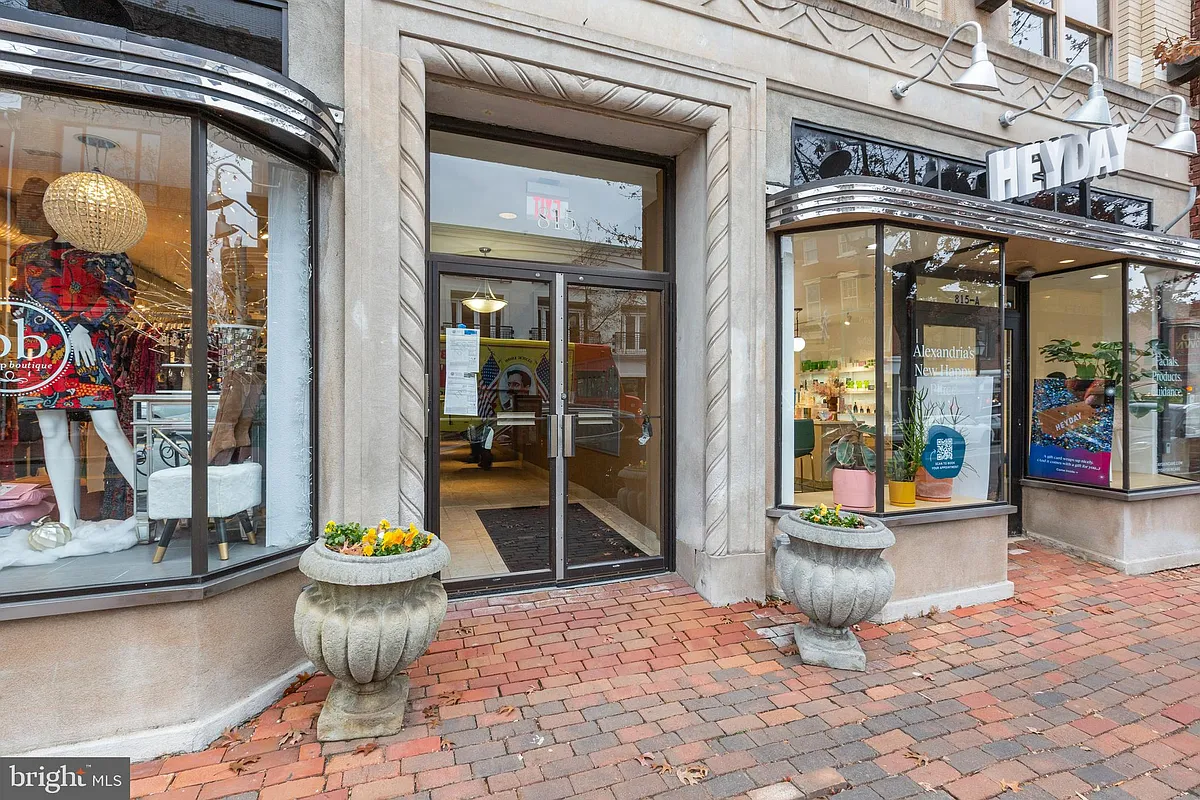 Building Photo - 815 King St #4E