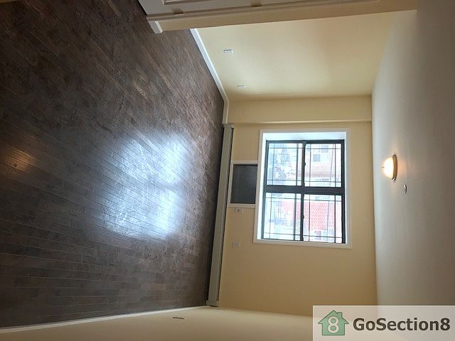 2nd image of 1424 Vyse Ave #2A