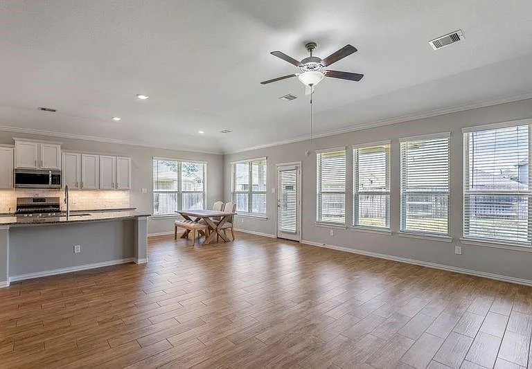 4411 Mimic Dr — Photo 15
