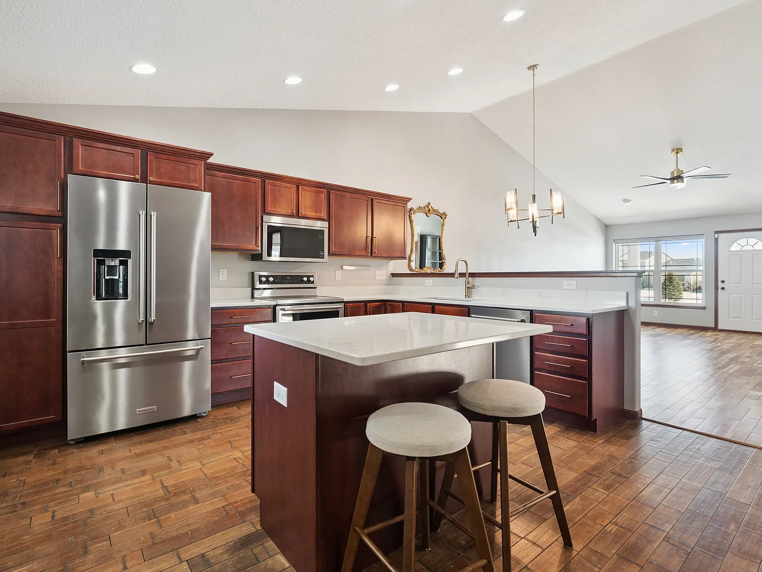 3 bed, 1807 sqft, $3,000 — Photo 3