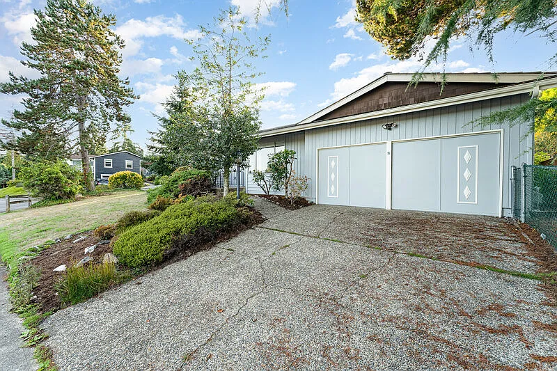 3 bed, 2.0 bath, 1974 sqft, $3,500 — Photo 3
