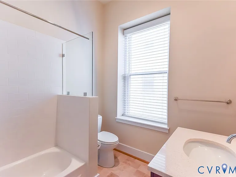 105 E Broad St #2B — Photo 31