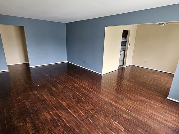 2nd image of 115 Campbell St #15