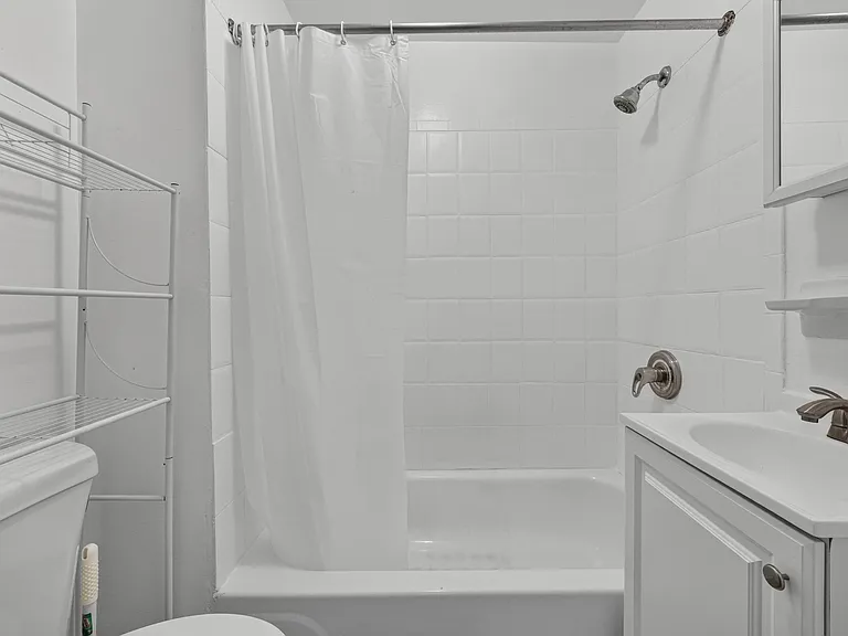 671 Monroe St #2 — Photo 7