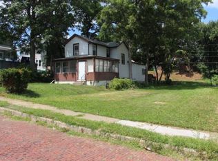 310 E 9th St, Davenport, IA 52803