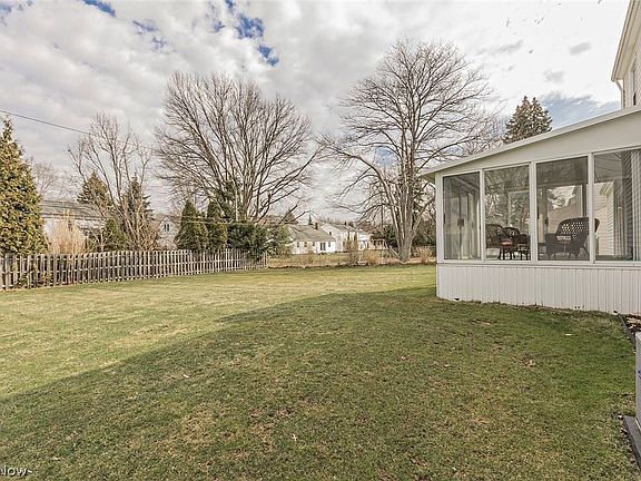 3rd image of 4895 Karen Isle Dr