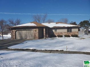501 Stage Coach Rd, South Sioux City, NE 68776