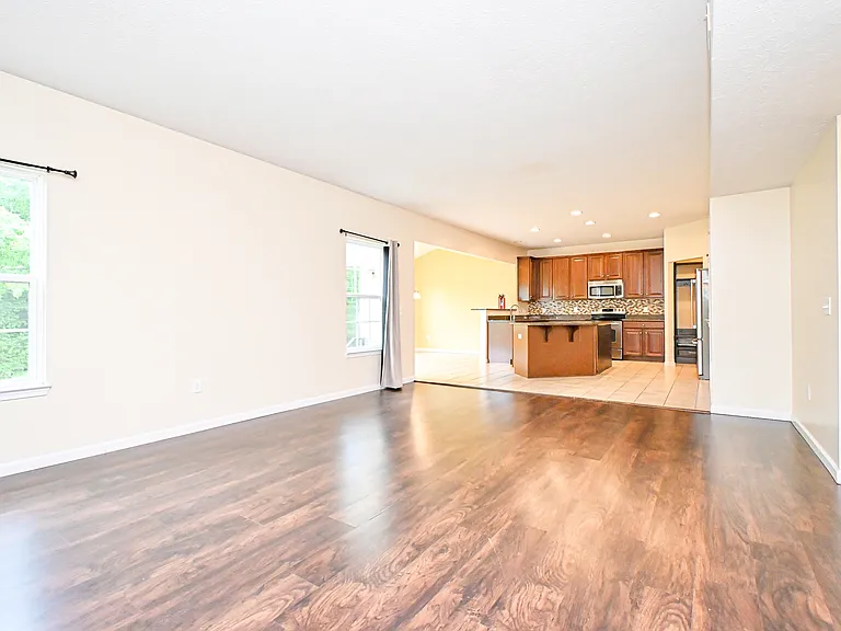 8453 Forest Valley Dr — Photo 23