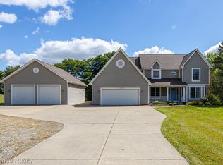 8088 Denton Hill Rd, Fenton, MI 48430