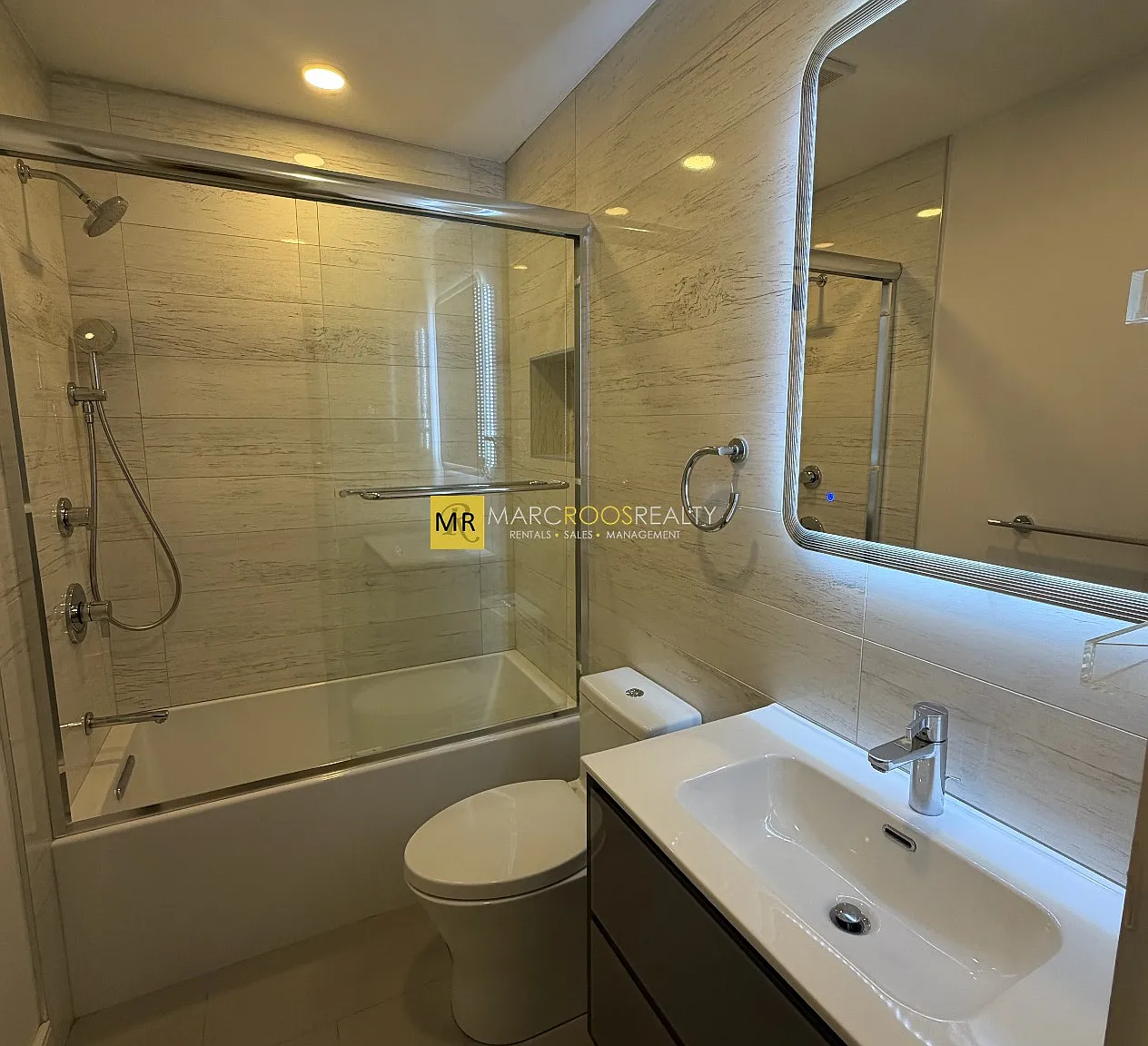 2 bed, 700 sqft, $3,800 — Photo 3
