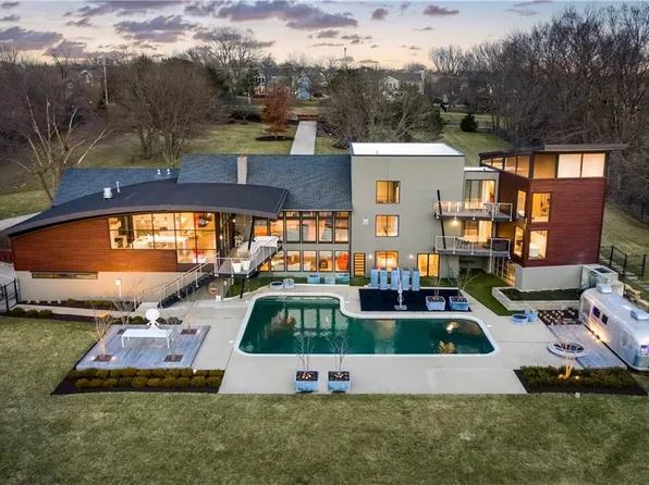 14420 Mission Rd, Leawood, KS 66224