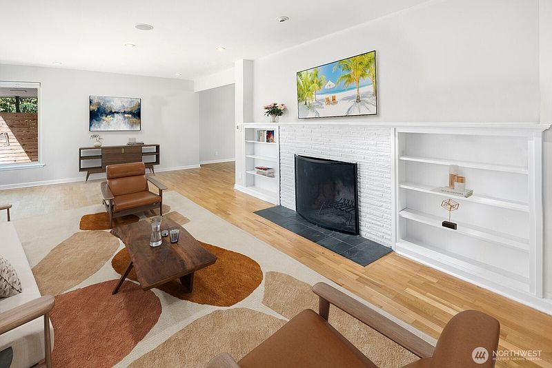 4th image of 2904 W Tilden Street