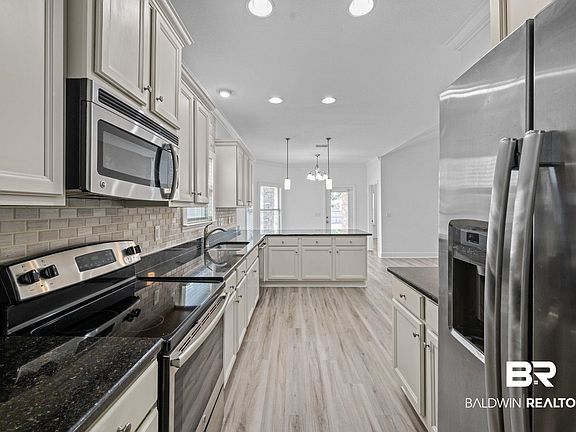 2nd image of 4272 Birkdale St