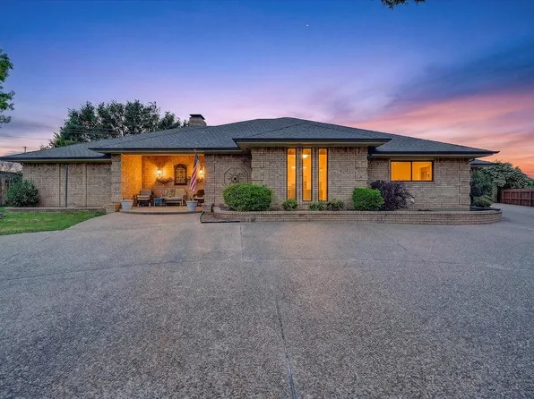 1605 Heather Ct, Cleburne, TX 76033