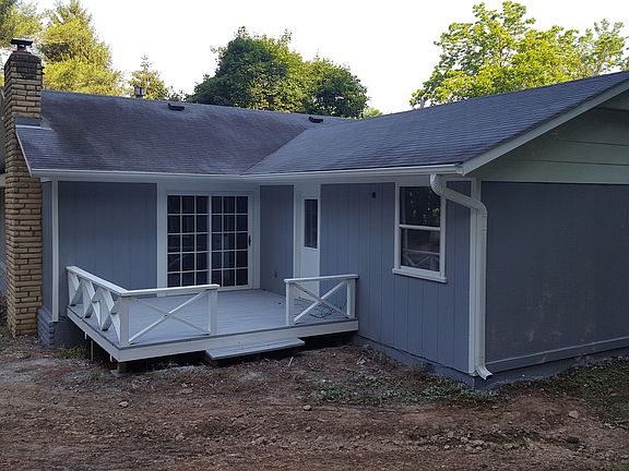 Deck off Family room