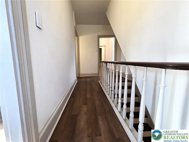 735 W Broad St — Photo 15