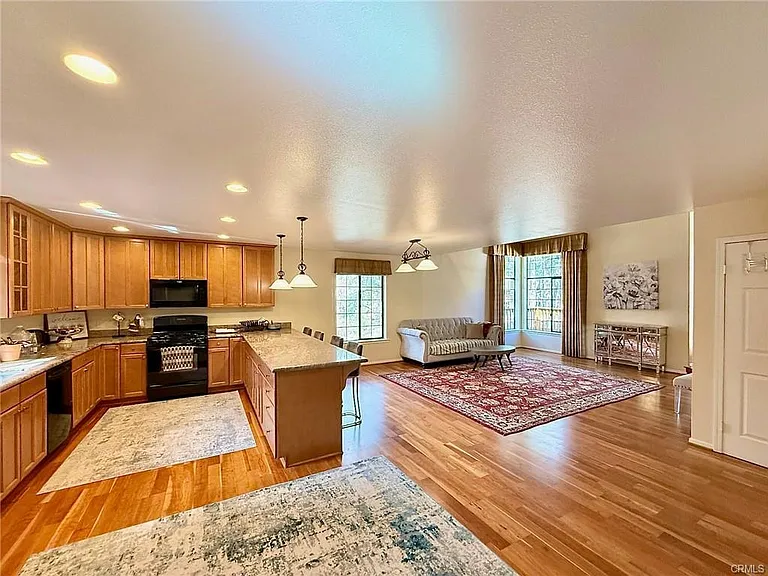 2317 Woodland Dr — Photo 4