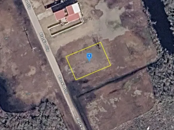 1036 Blacks Slip, Port Bolivar, TX 77650