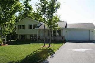 2nd image of 2204 Woodcock Ln