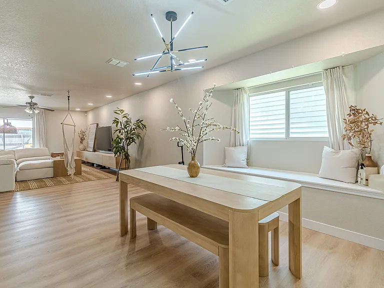 4411 Southton Way — Photo 4