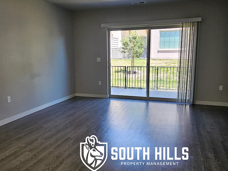 Summit Springs Townhomes — Photo 46