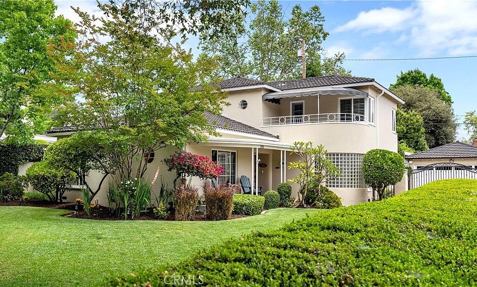 1st image of 2105 N Heliotrope Dr
