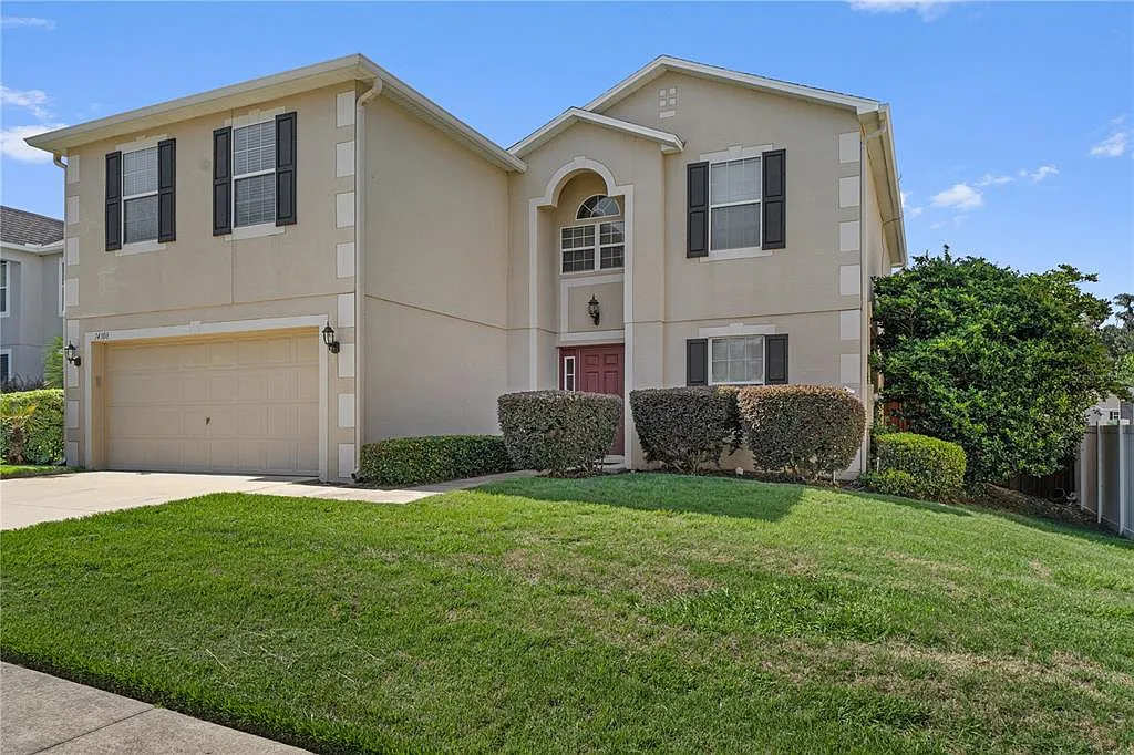 4 bed, 2.5 bath, 2804 sqft, $3,000 — Photo 2