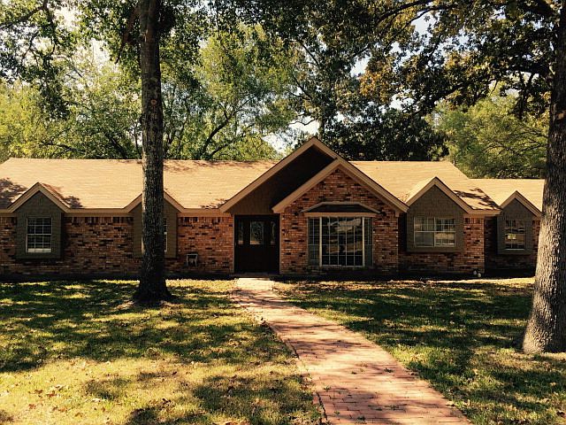 1st image of 1400 Live Oak Ln